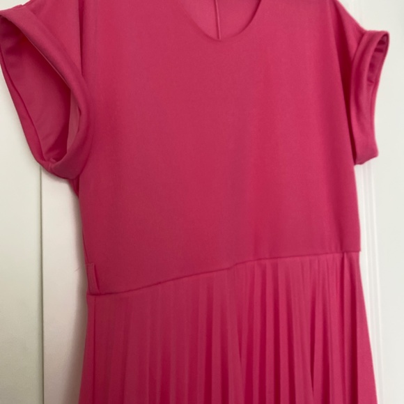 Pink pleated dress - Picture 4 of 4